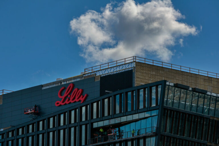 Eli Lilly Commits $1B to Get Drug That Could Rival Vertex's New Non-Opioid Pain Med